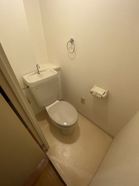 ロイヤルメゾン塚口Ｖのトイレ