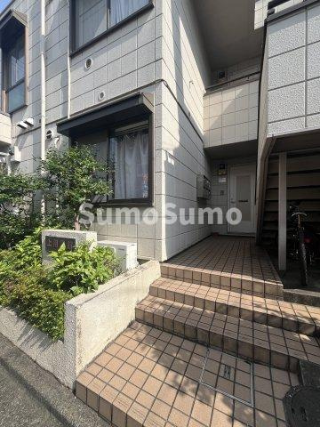 上用賀館のエントランス|清潔なエントランスです