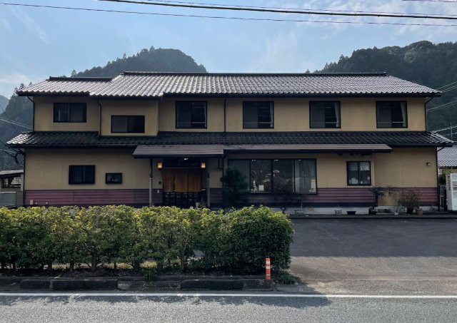 売旅館（営業権付き）の外観