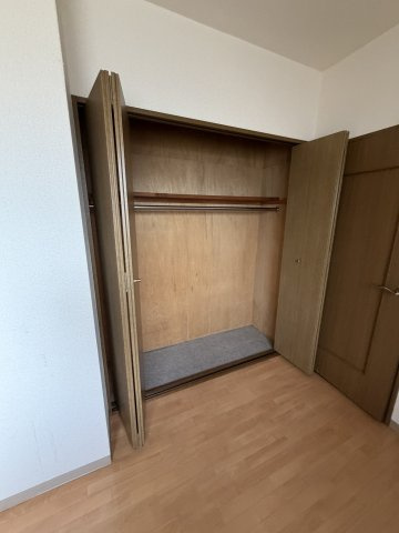 ローレル須磨月見山の収納