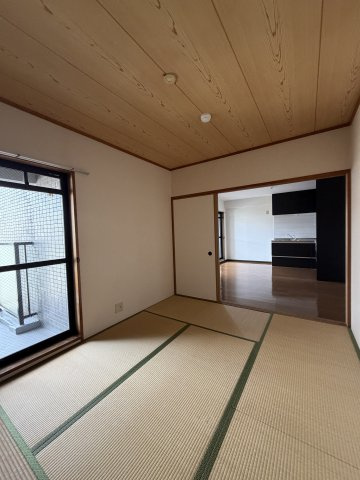 ローレル須磨月見山の和室