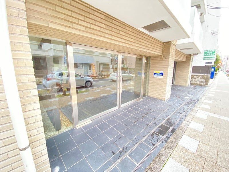 プライムアーバン三軒茶屋のエントランス