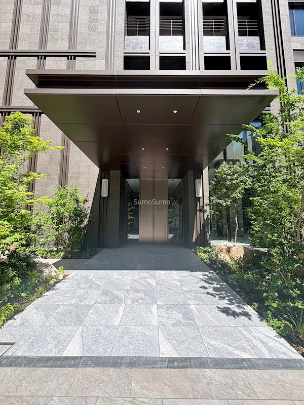 ブランズタワー大阪本町のエントランス