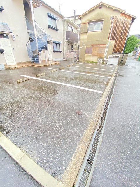 七松ハイツの駐車場|駐車場です