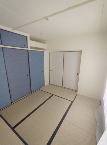 鶴甲コーポ１５号館の和室