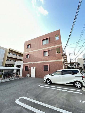ファースト ステージの駐車場