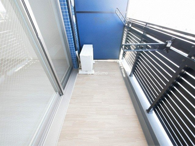 プレサンスOSAKA DOMECITY クロスティのバルコニー