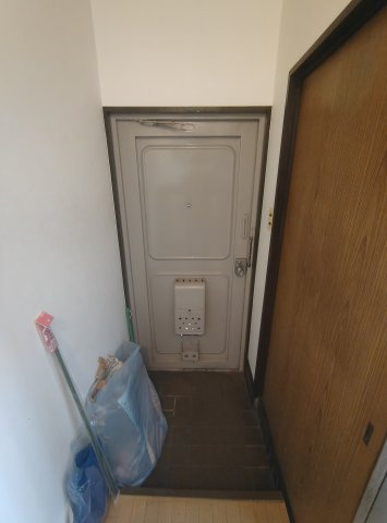 福住マンションの玄関