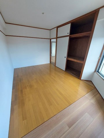 南武庫之荘ハイツ1号の収納