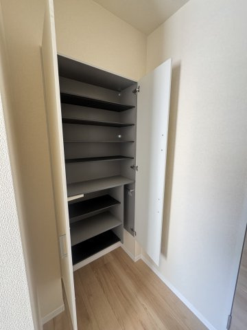鷲尾ハイツＢの収納
