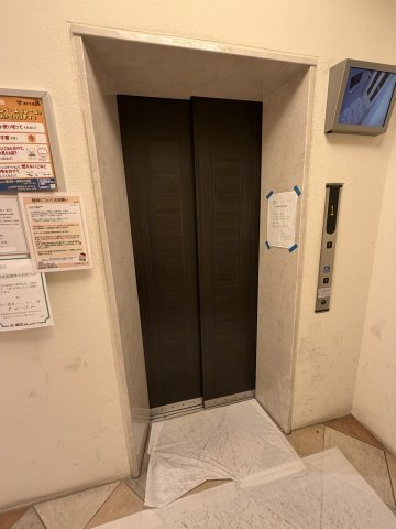 ラ・ウェゾン湊川公園のロビー