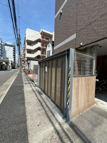 ラナップスクエア湊川公園の駐車場|駐車スペースもあります