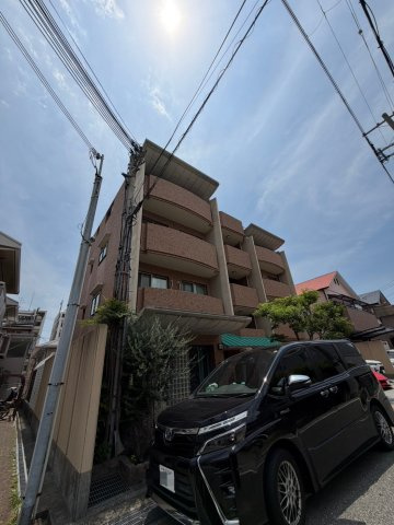 晴山館