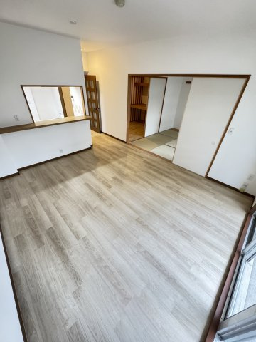 ルネシティ脇浜町２号棟の居間・リビング