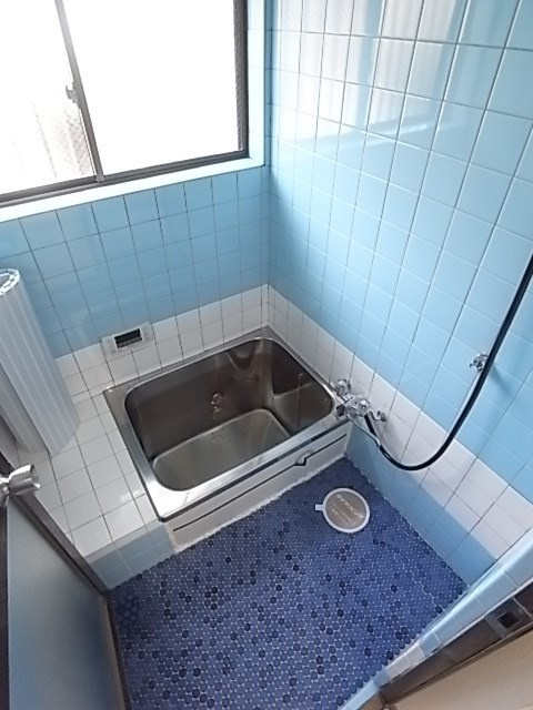 御園2丁目テラスハウスの浴室|コンパクトで使いやすいお風呂です