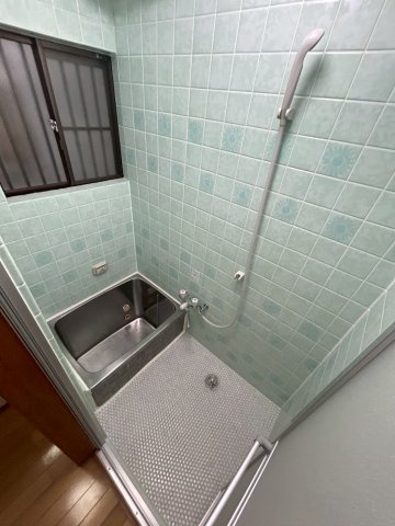 芦屋市朝日ケ丘町戸建の浴室