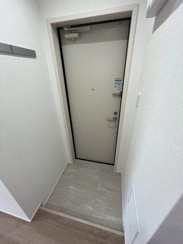 フジパレス西宮甲東園Ⅲ番館の玄関