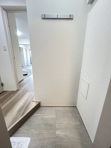 フジパレス西宮甲東園Ⅱ番館の玄関