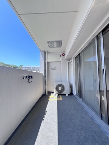 エンシェント山荘通りのバルコニー