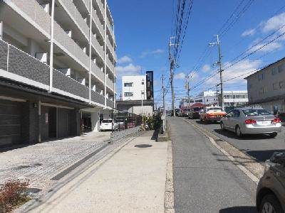 フォース三条の周辺|前面道路