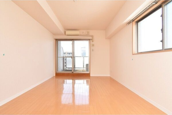 Gramercy Shirakawa Koenの内装