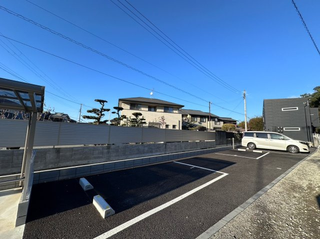 アイメゾン東山の駐車場