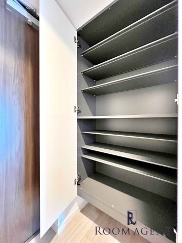 S-RESIDENCE上前津の玄関