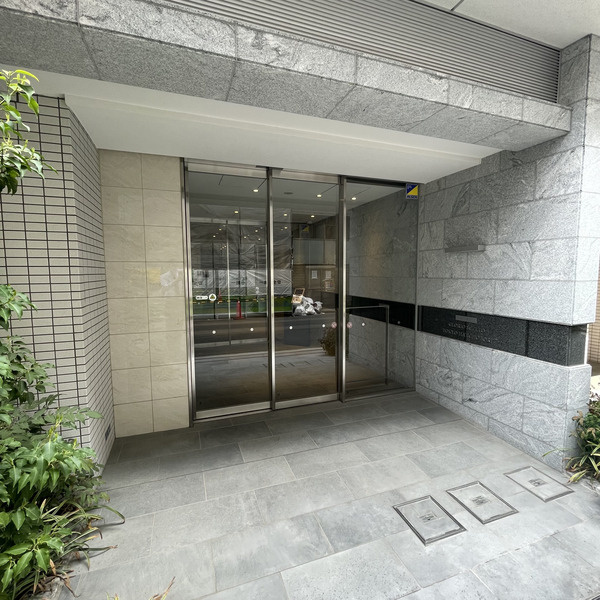 グローリオシェルト東京八丁堀のエントランス