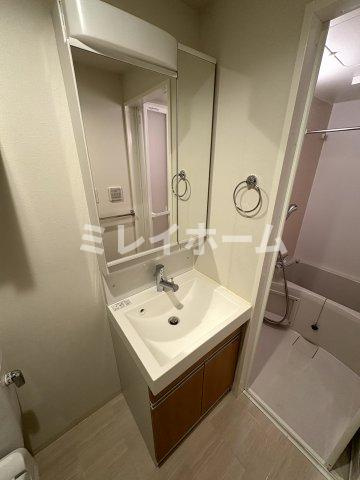 ジェノヴィア蒲田Ⅱスカイガーデンの独立洗面台|同建物内、別のお部屋の参考写真になります。
