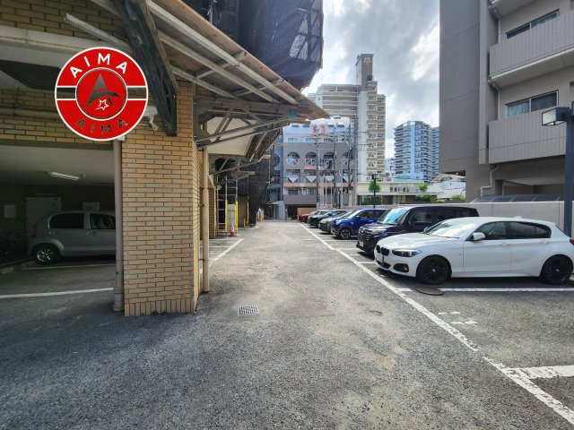 ロイヤルマンション別府の駐車場|敷地内の駐車場です。