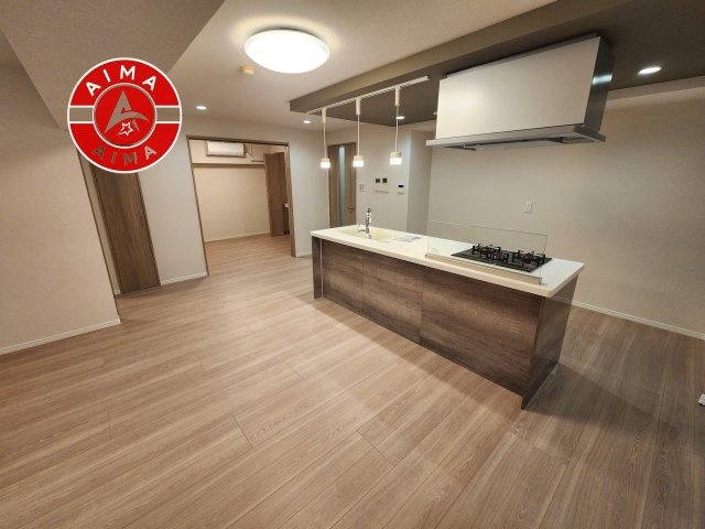 ロイヤルマンション別府のダイニング|お食事も、くつろぎの時間も。光と風が抜けるのびやかな設計。