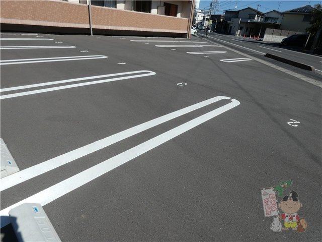 アンビエント大元南の駐車場