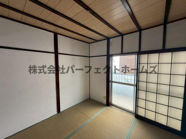枚方市春日東町２丁目の一戸建ての和室|落ち着いた雰囲気の和室付きです