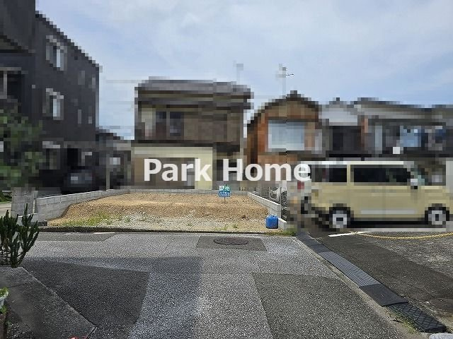 高知市城見町　新築戸建ての前面道路含む現地写真