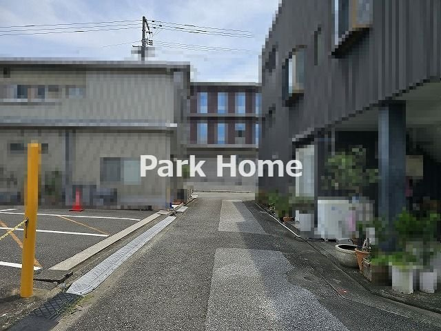 高知市城見町　新築戸建ての前面道路含む現地写真