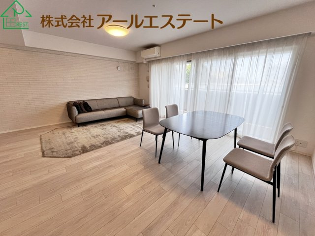 パレ・ロワイヤル田寺東ウエストコート　中古マンションの居間・リビング