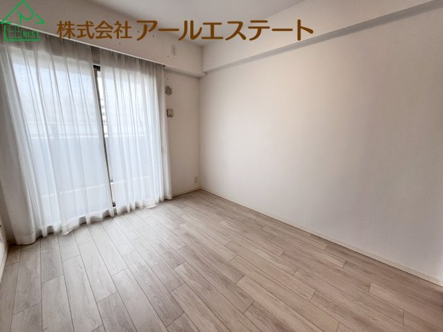 パレ・ロワイヤル田寺東ウエストコート　中古マンションの洋室