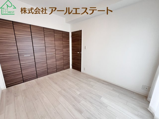 パレ・ロワイヤル田寺東ウエストコート　中古マンションの洋室