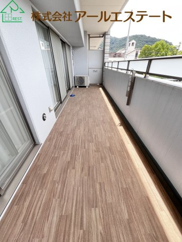 パレ・ロワイヤル田寺東ウエストコート　中古マンションのバルコニー
