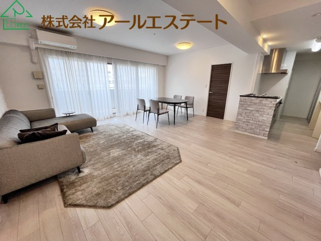 パレ・ロワイヤル田寺東ウエストコート　中古マンションの居間・リビング