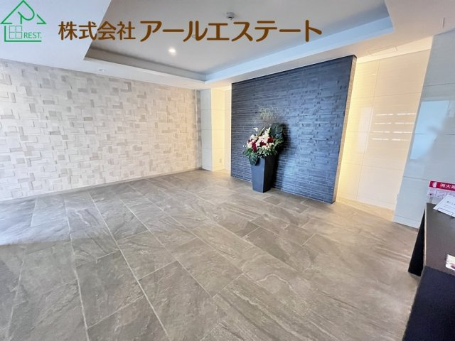 パレ・ロワイヤル田寺東ウエストコート　中古マンションのエントランス