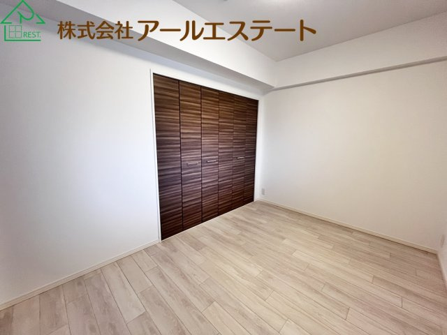 パレ・ロワイヤル田寺東ウエストコート　中古マンションの洋室