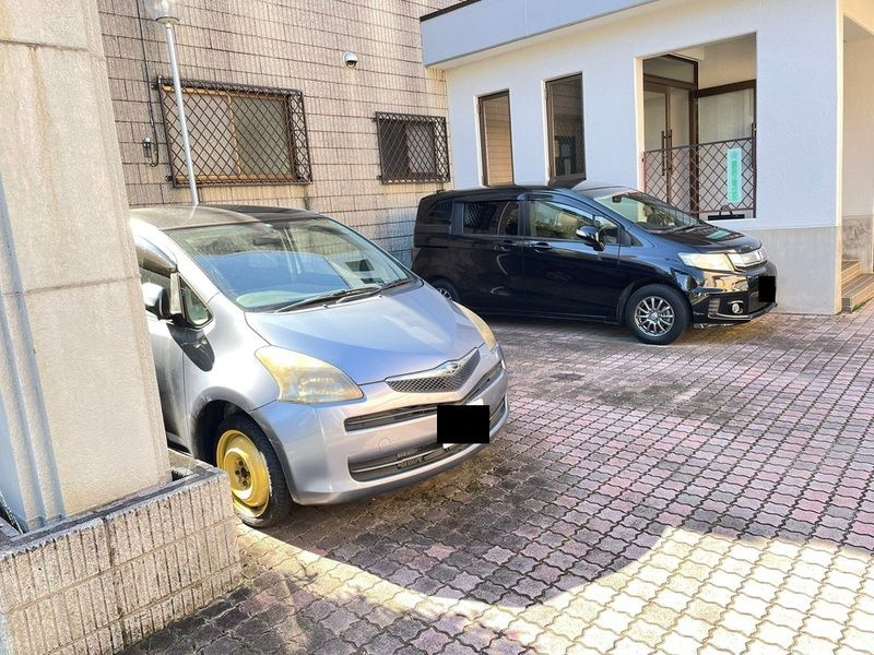 ローゼス小金井の駐車場