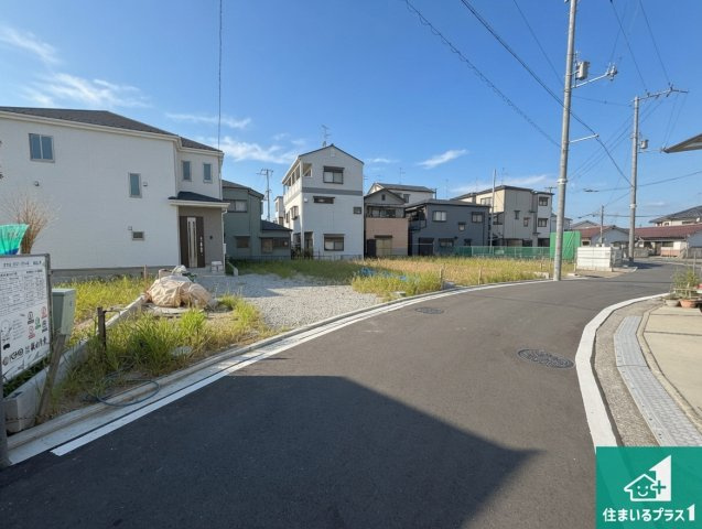 松原市立部　新築一戸建ての前面道路含む現地写真|現在建築中！落ち着いた街並みで新生活を始めることが出来そう！周辺の物件も併せてご紹介させて頂きます！