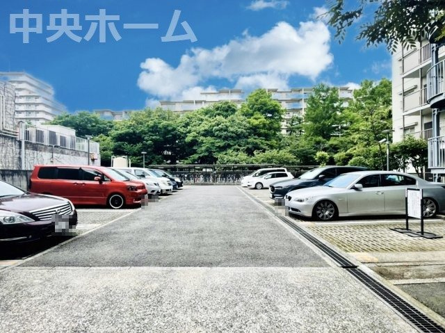 パークハイム東陽町の駐車場|【敷地内駐車場】最新の空き状況や費用などの詳細は担当スタッフまでお問い合わせください。