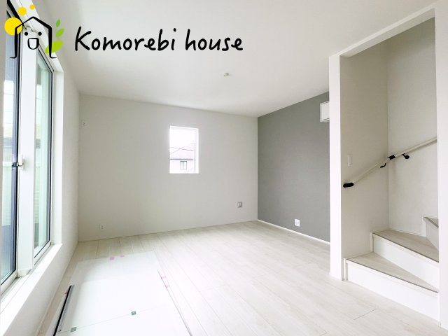 さいたま市大宮区寿能町2丁目　1期　新築一戸建て　リナージュエクスジー　01の居間・リビング|26.9.8