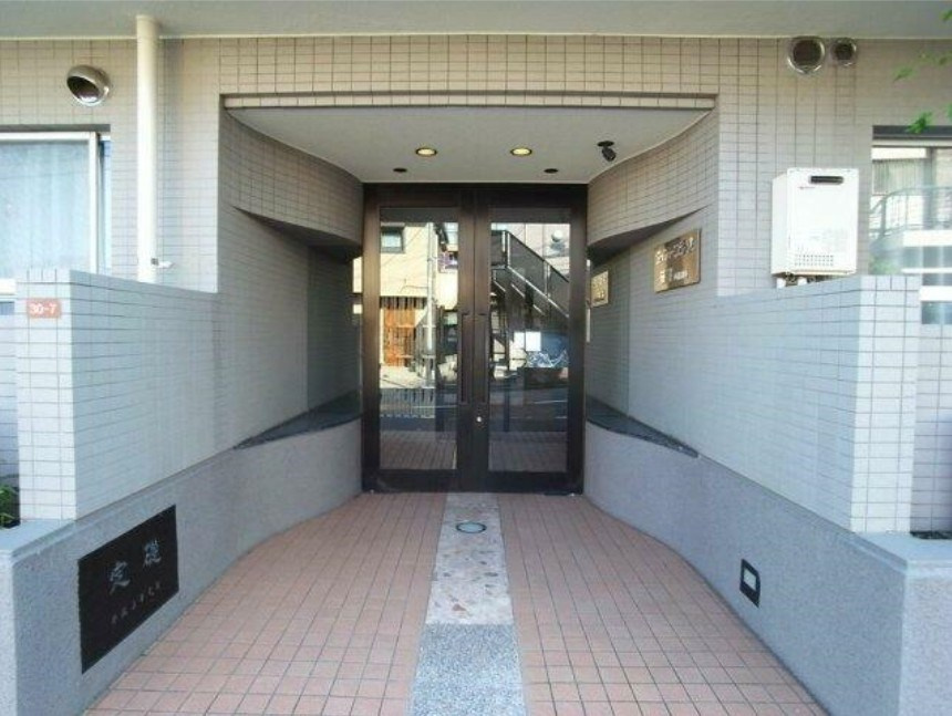 ダイホープラザ荻窪のエントランス
