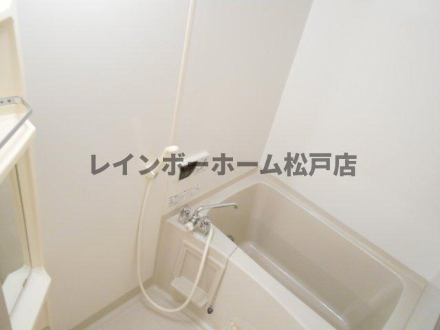 仲介手数料（賃料の1.10ヵ月）の50％OFF対象物件！の浴室