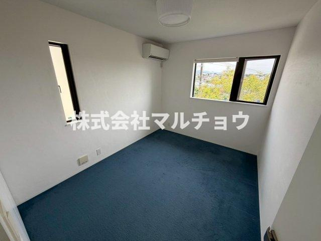 南紀の台戸建の洋室|落ち着いた色調の洋室です