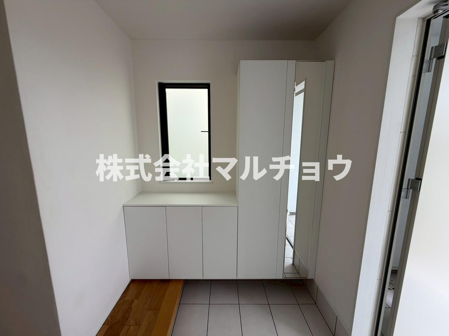 南紀の台戸建の玄関|落ち着いた玄関です